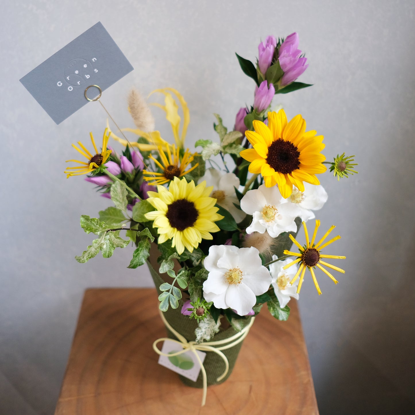 Seasonal flowers arrangement