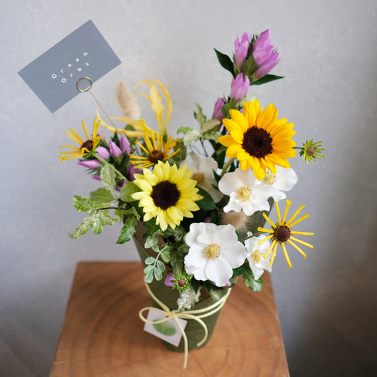Seasonal flowers arrangement